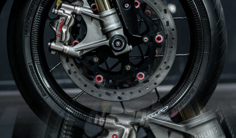 YAMAHA R1M 2015 FULLSPEC