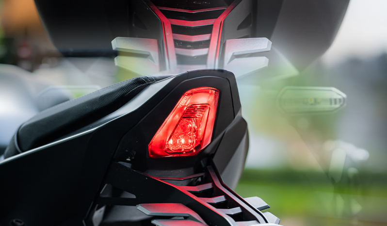 HONDA CB650R 2025 E-CLUTCH BLACK